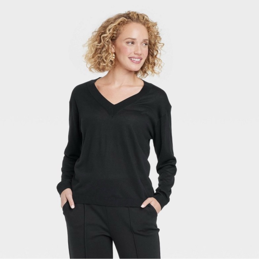 NWT Women’s Fine Gauge V-Neck Pullover Sweater - A New Day - Black - M